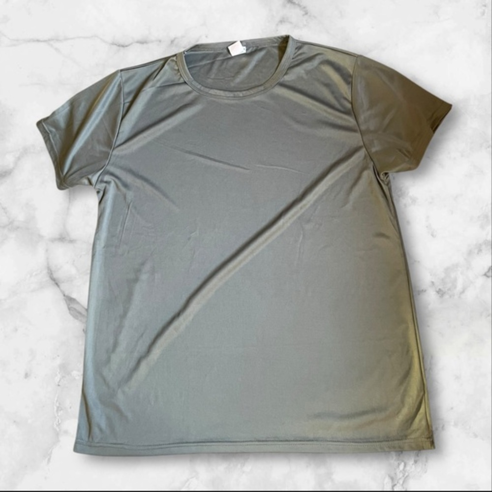 NEW Moisture Wicking Men’s Summer Grey Short Sleeve Crew Neck Tee NWOT